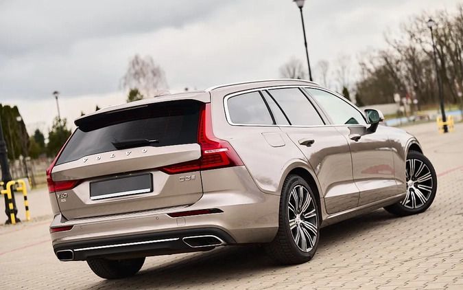 Volvo V60 cena 94900 przebieg: 165000, rok produkcji 2019 z Bydgoszcz małe 497